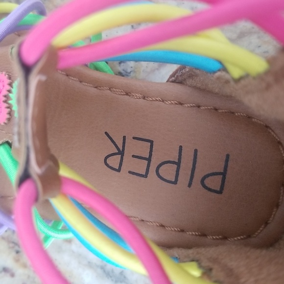 NWOT Piper Rainbow Sandals - Picture 6 of 7
